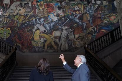 Kamala Harris y AMLO en Palacio Nacional