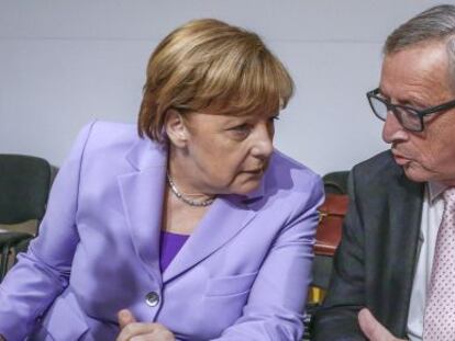 La canciller alemana Angela Merkel y el presidente de la Comisi&oacute;n Europea Jean-Claude Juncker. 