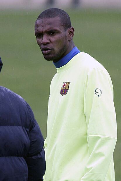 Eric Abidal, durante un entrenamiento.