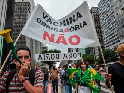 Una manifestación en contra de la vacuna para la covid-19 en São Paulo.