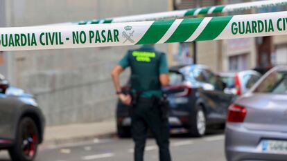 La Guardia Civil investiga un asesinato.