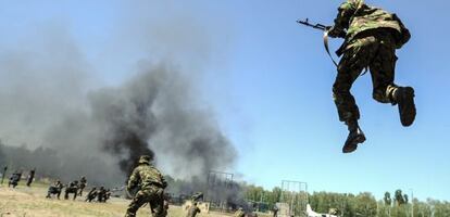 Tropas de la Guardia Nacional ucrania en un ejercicio del jueves.
