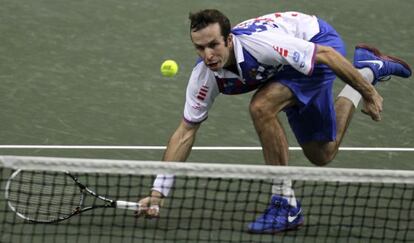 Stepanek, ante la red, durante el partido ante Ferrer