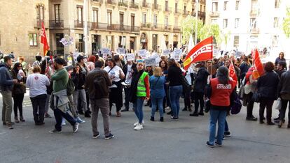 Concentración de los trabajadores del 010 frente al Ayuntamiento