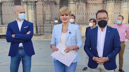 Francisco Díaz, María Cantos y Miguel Castro, los tres concejales de Ciudadanos en el Ayuntamiento de Jaén que han abandonado el Gobierno local.