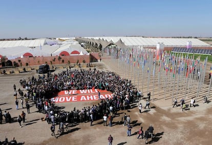 Protesta de Greenpeace a las puertas de la Cumbre de Marrakech. 