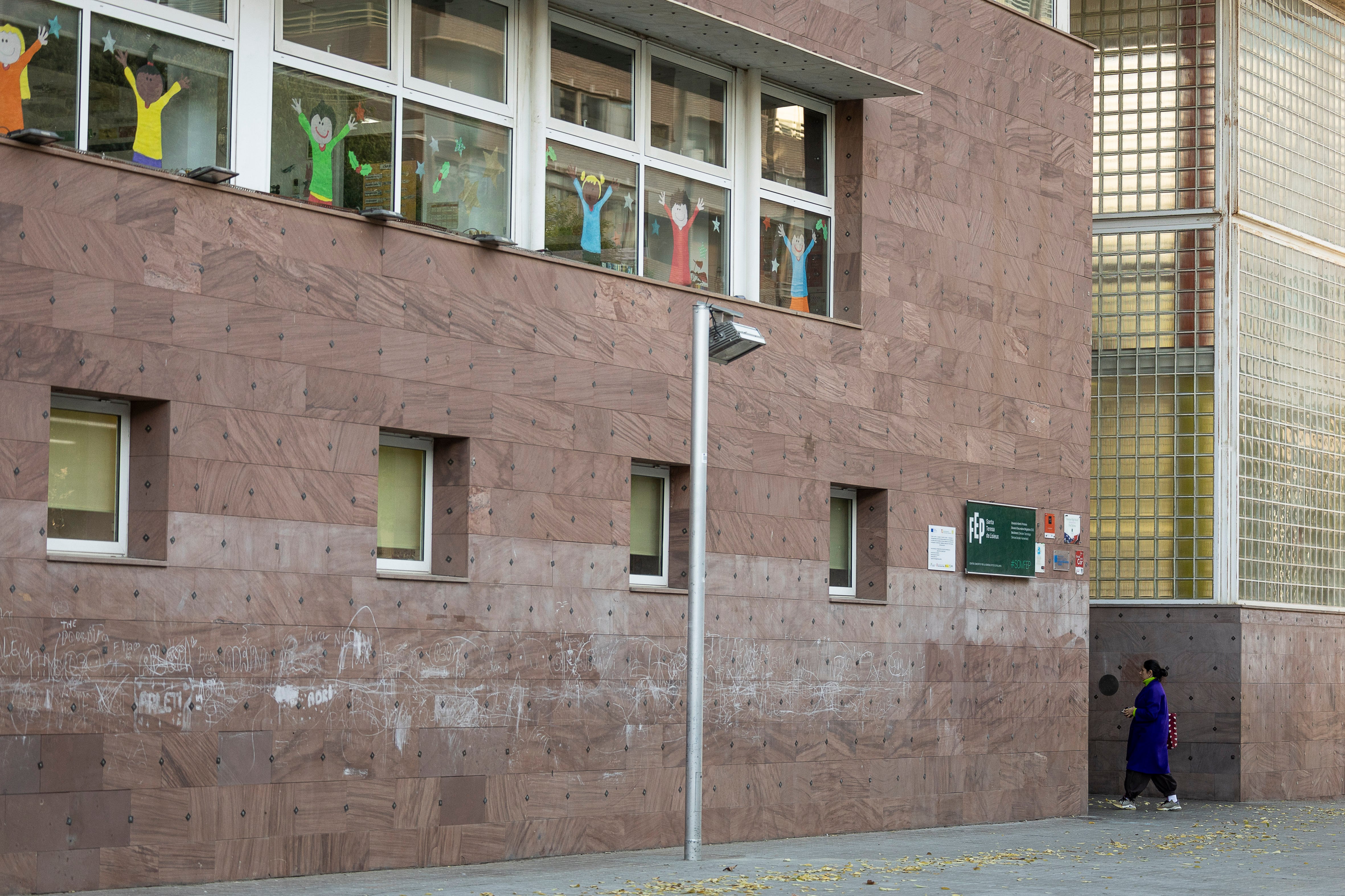 Fachada de la escuela Santa Teresa de Lisieux en Barcelona, uno de los centros que forman parte de la Fundación de Escuelas Parroquiales. 