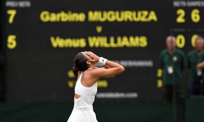 Garbiñe Muguruza celebra su victoria en la final de Wimbledon.