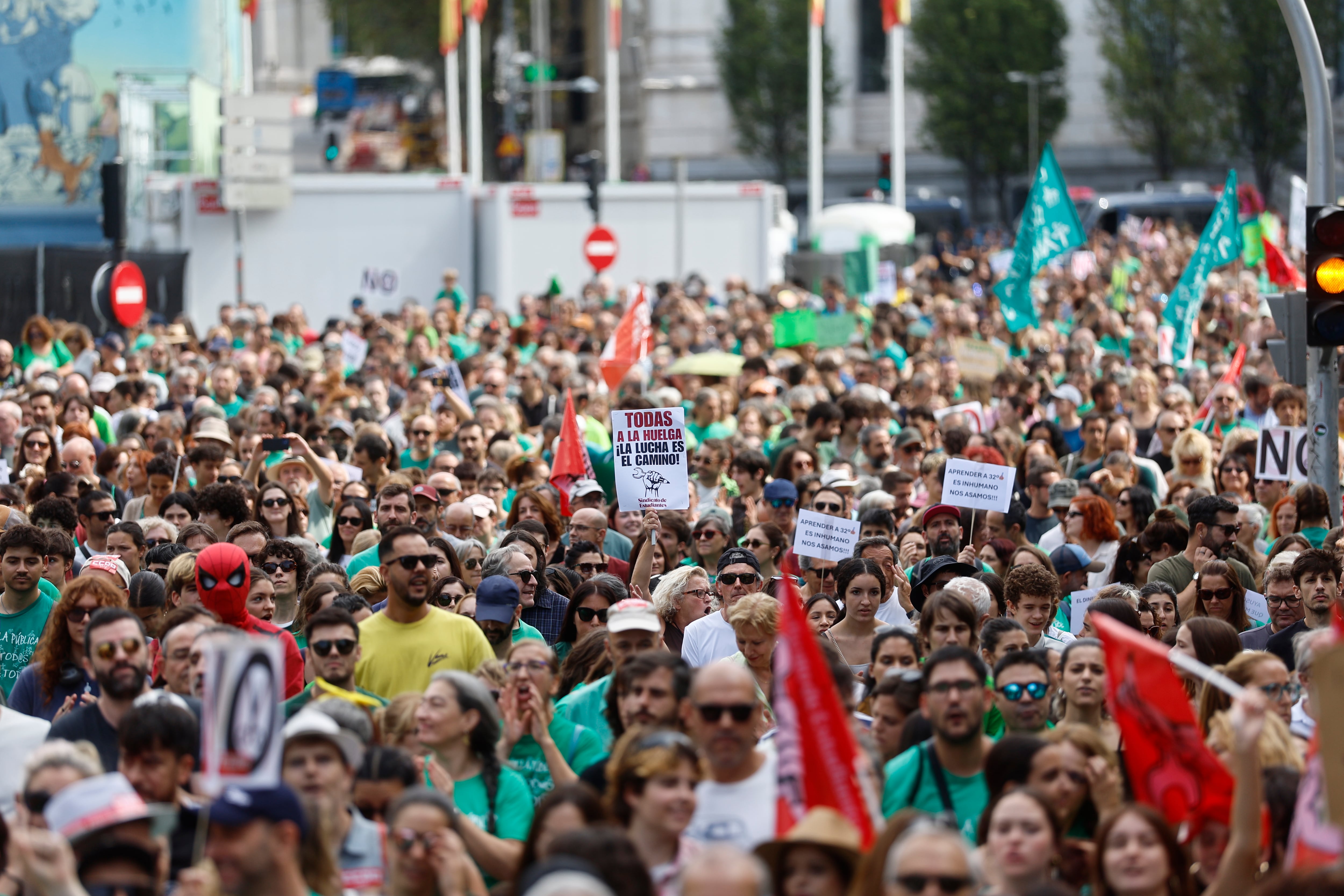 La defensa de la educación pública saca a la calle a 20.000 asistentes antes de la huelga de octubre