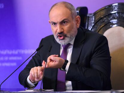 El primer ministro armenio, Nikol Pashinián en una conferencia de prensa en Ereván, en mayo de 2023.