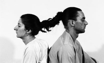 Marina Abramovic y su expareja, el artista alem&aacute;n Ulay, protagonistas de Relation in Time, una performance estrenada en 1977.