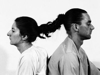 Marina Abramovic y su expareja, el artista alem&aacute;n Ulay, protagonistas de Relation in Time, una performance estrenada en 1977.