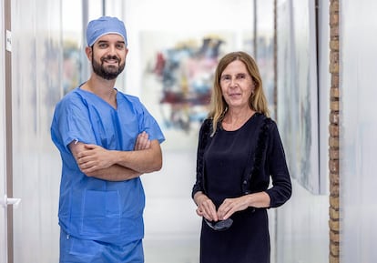Enrique Alfonso Muñoz y su pacienmte Ana Tort. 