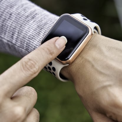 Describimos el reloj inteligente del momento que está arrasando en Amazon.