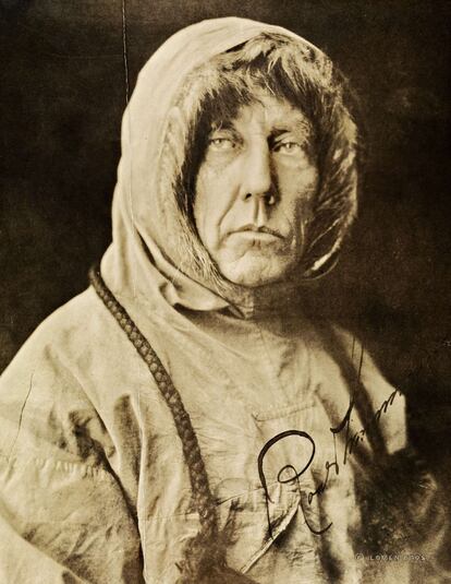 Retrato de Roald Amundsen, tomado en None, Alaska, en 1925.