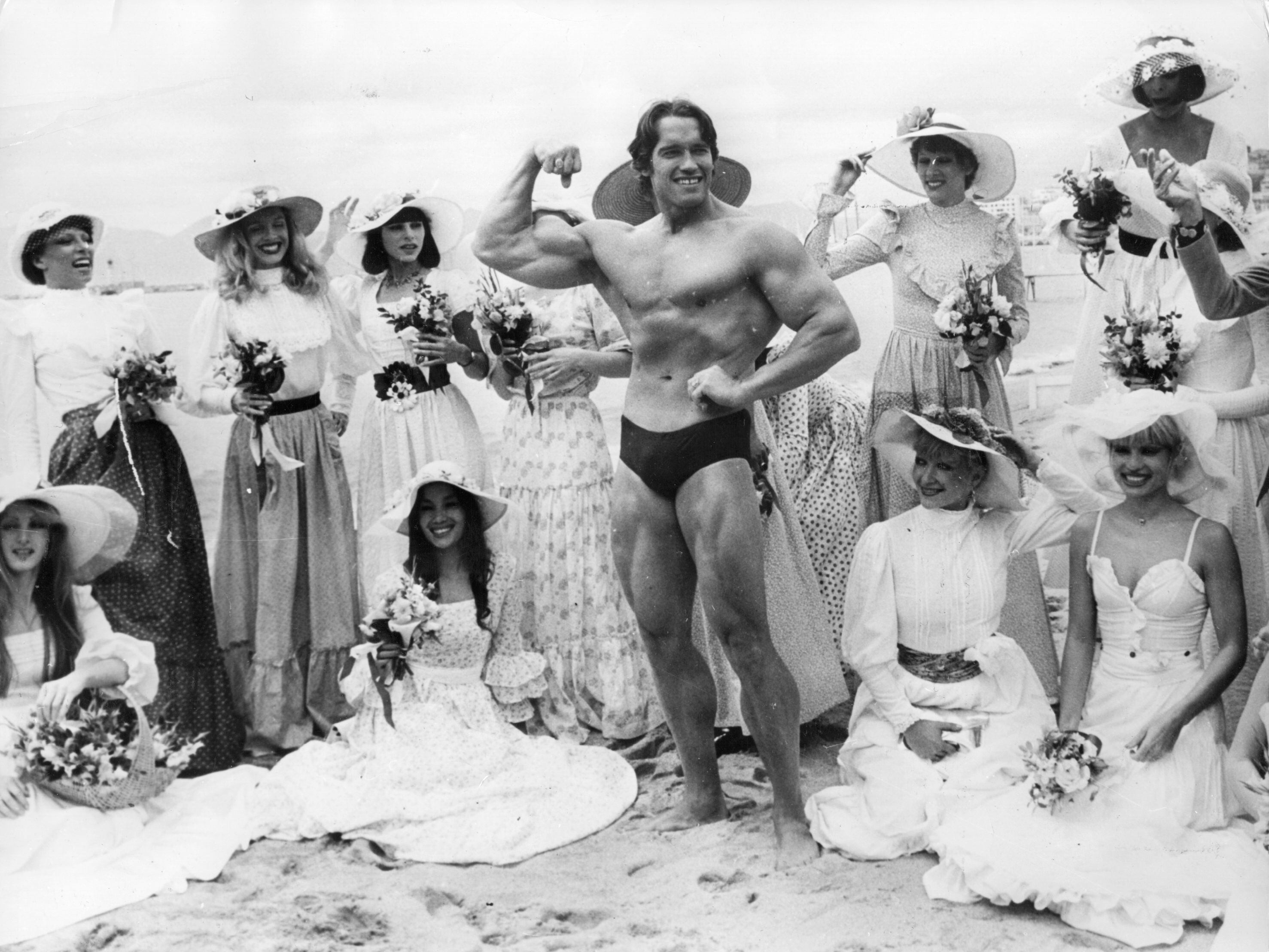 Estrellas, escándalos, histeria y playa: 50 grandes imágenes de la historia del Festival de Cannes