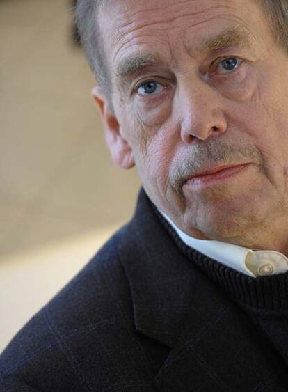 Vaclav Havel (Praga, 1936), durante una conferencia de prensa en París el año pasado.