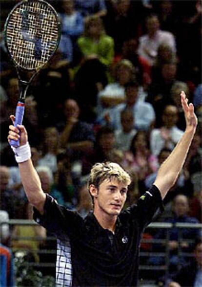 Juan Carlos Ferrero celebra su pase a semifinales.