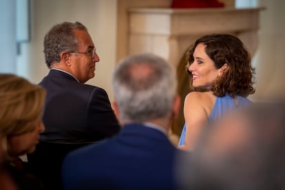 El vicepresidente, consejero de Educación y Universidades de la Comunidad de Madrid, Enrique Ossorio, y la presidenta de la Comunidad de Madrid, Isabel Díaz Ayuso, el 1 de julio.