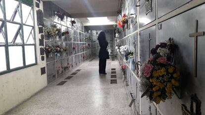 Interior do panteão militar em Chacarita, onde estavam enterrados os ditadores Fortunato Galtieri e Roberto Viola.