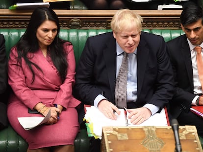 El primer ministro del Reino Unido, Boris Johnson, en la Cámara de los Comunes durante una sesión de control