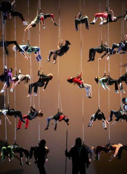 Ensayo de la escena del Walhalla de 'El oro del Rin'; en el Palau de les Arts de Valencia.