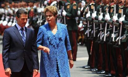 El president de Mèxic parla amb Dilma Rousseff.