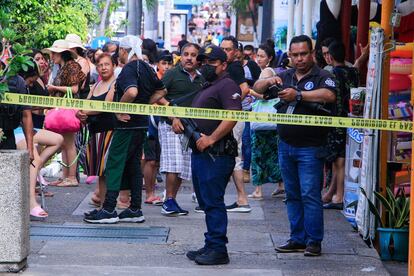 Elementos de la Policía en una calle de Acapulco, en una imagen de archivo