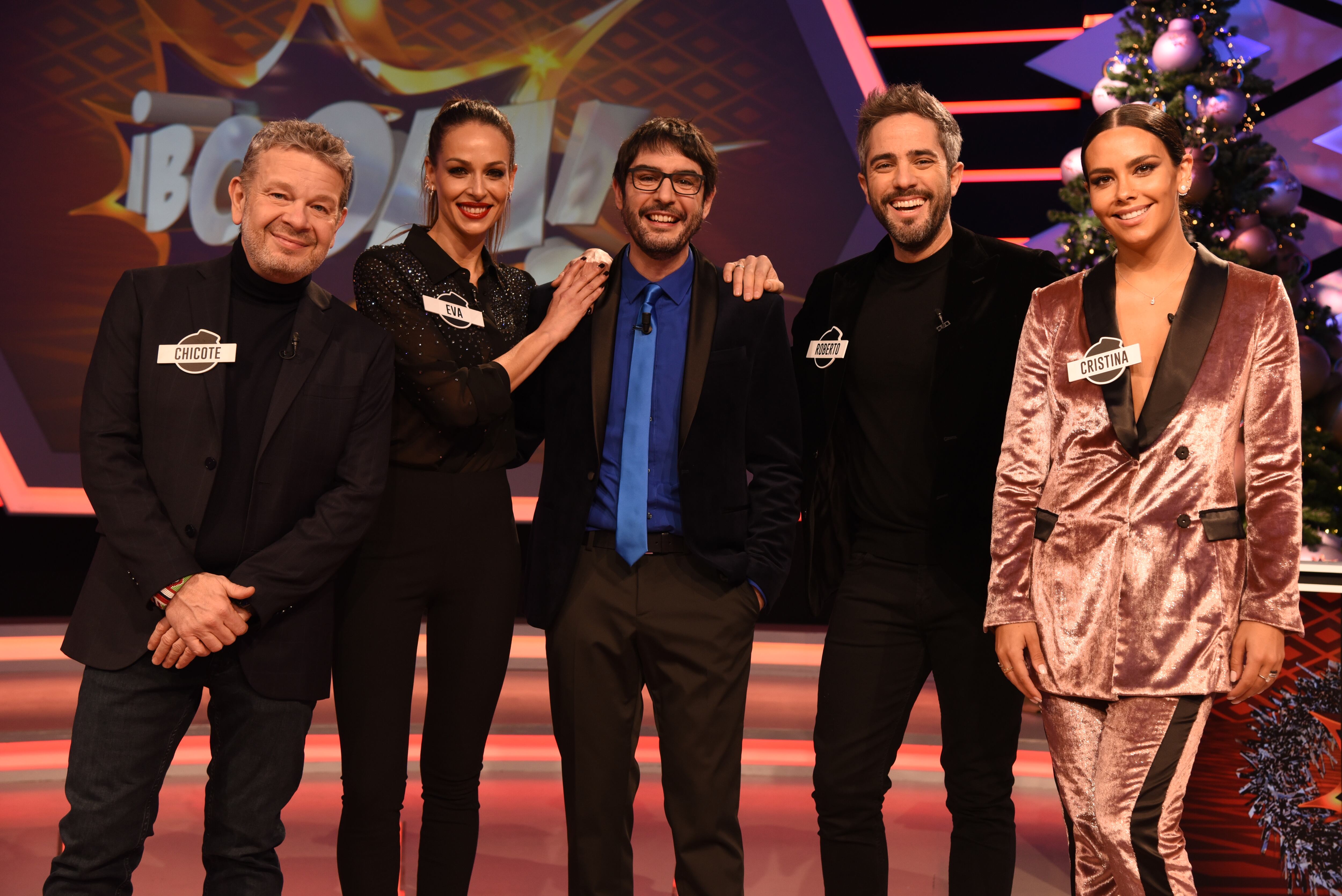 Alberto Chicote, Eva González, Juanra Bonet, Roberto Leal y Cristina Pedroche en el plató de '¡Boom!'.