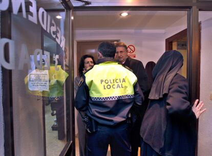 Entrada de la residencia de ancianos Amelia Piedras Millán de la localidad valenciana de Picanya donde ha fallecido un anciano por un incendio.