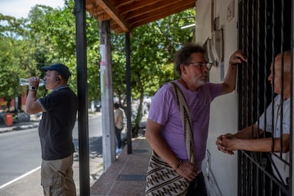 Pastor Alape in Puerto Berrío.