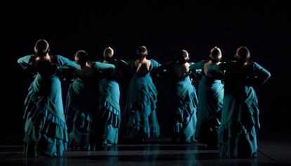 Bailaoras del Conservatorio Profesional de Danza Carmen Amaya durante una actuación. 