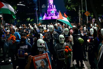 Uno de los momentos de la manifestación, en el corazón de Ciudad de México.