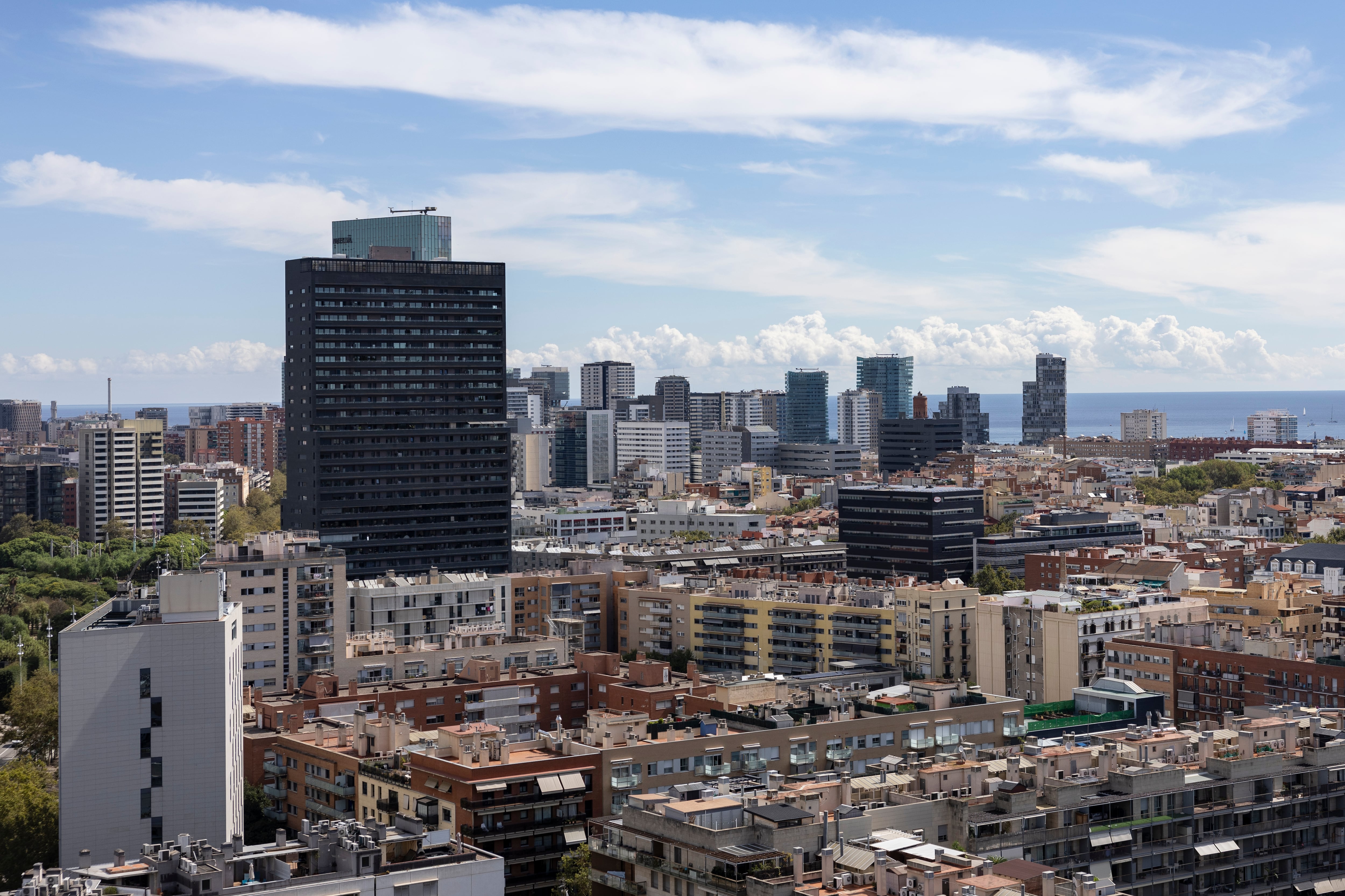 Los hoteles de Barcelona pierden 60.000 pernoctaciones en verano desde 2019 por el auge de los precios: 195,1 euros de media por habitación 