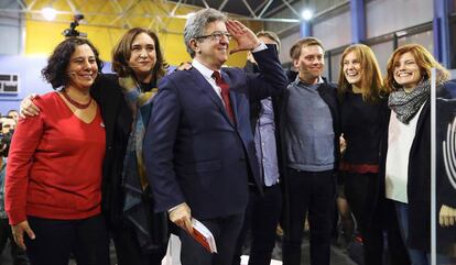 Jean-Luc Mélenchon saluda al míting de Catalunya en Comú-Podem.