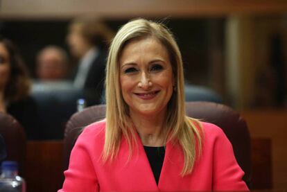 Cifuentes en el pleno de la Asamblea.