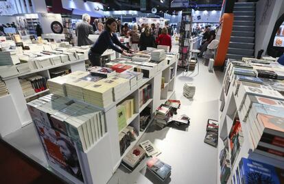 Los expositores ultiman los trabajos a dos días de la inauguración de la Feria Internacional del Libro de Buenos Aires