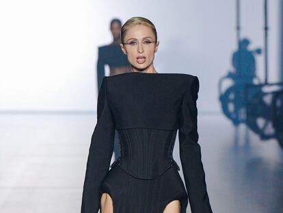 Paris Hilton se sube a la pasarela con Mugler