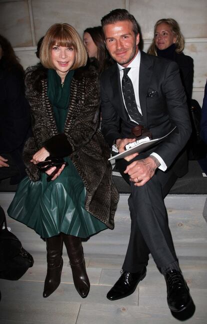 David Beckham ya se ha convertido en un rostro habitual de los 'front row' en las semanas de la moda de todo el mundo. En la imagen aparece junto a la editora del 'Vogue' estadounidense, Anna Wintour, en la Semana de la Moda de Nueva York de 2013.