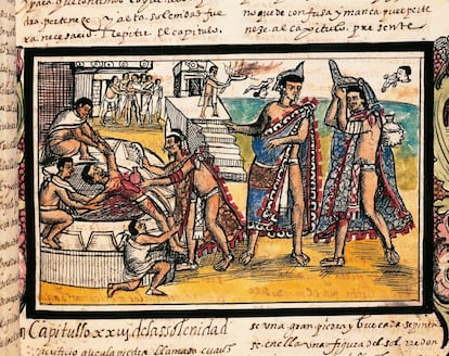 Un dibujo de Diego Duran (1537-1588) en su Historia de las Indias en el que se puede ver un sacrificio en Tenochtitlan y los adornos plumarios de los aztecas.
