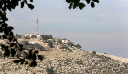 Vista de la divisoria con Líbano desde Arab al Aramshe.