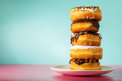 Aquí tenemos un 'cronut' (mitad 'donut' mitad 'croissant'), una de esas mezclas que suelen acabar aplastadas.