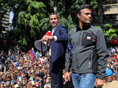 Los opositores Juan Guaidó y Leopoldo López, en Caracas el 30 de abril de 2019.