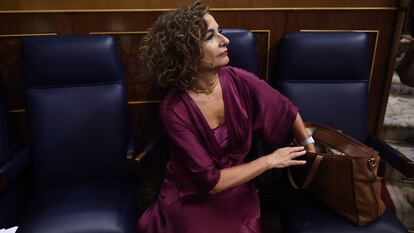 La ministra de Hacienda, María Jesús Montero, durante el pleno del Congreso de este jueves.