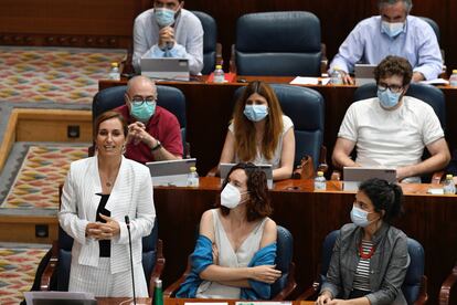 La portavoz de Más Madrid, Mónica García, interviene en el pleno en la Asamblea de Madrid, este jueves.