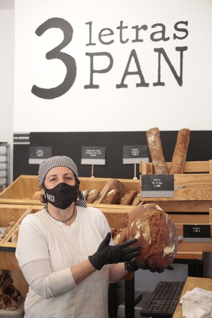 Elena vende el pan en 3 Letras PAN