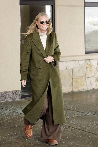 Gwyneth Paltrow saliendo de los juzgados de Park City en Utah.