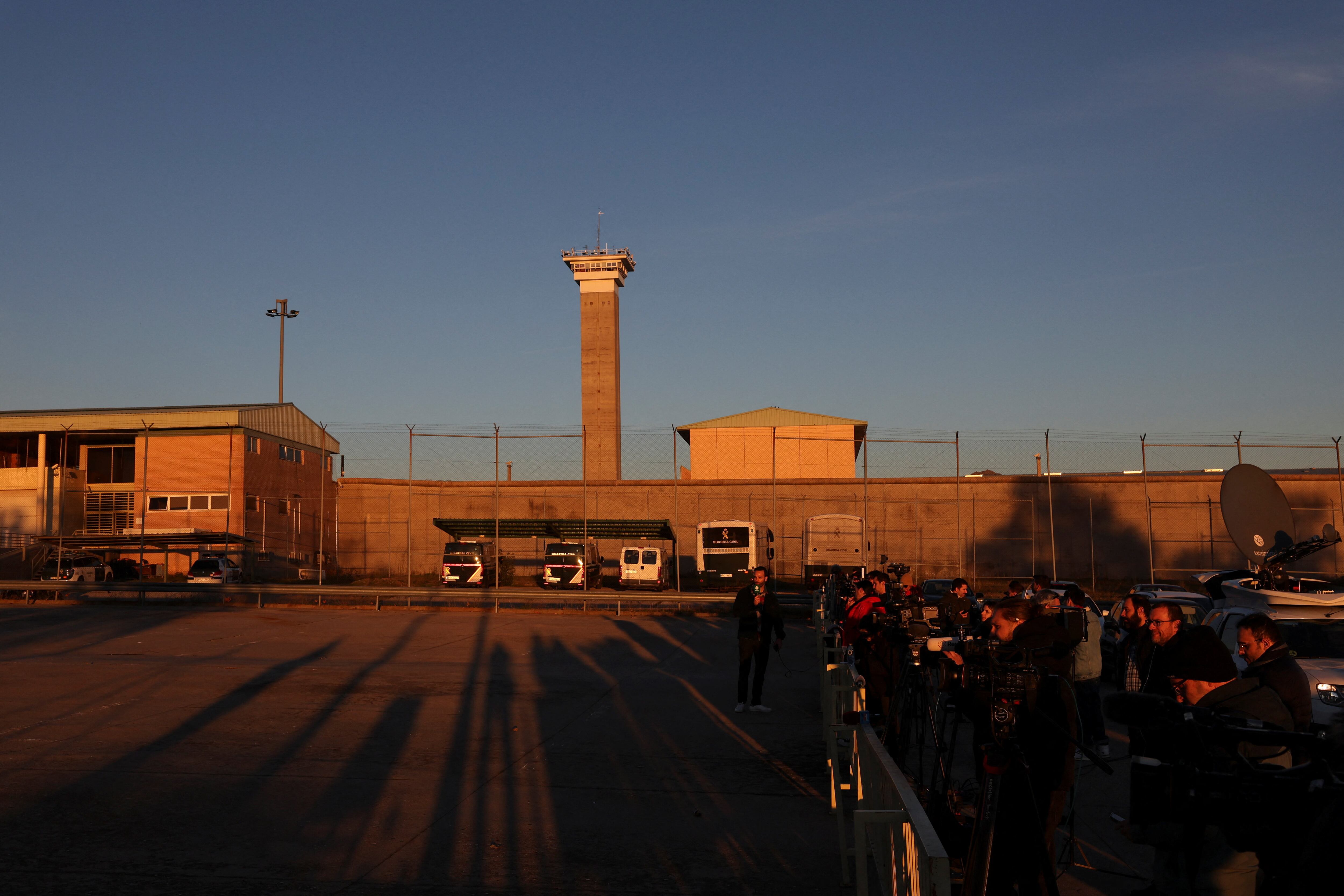 Ábalos, del despacho en el Congreso a una celda de 10 metros cuadrados 