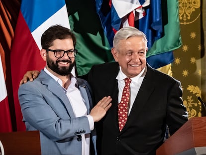 López Obrador con Gabriel Boric en Ciudad de México, durante la visita del presidente chileno a México, en noviembre de 2022.