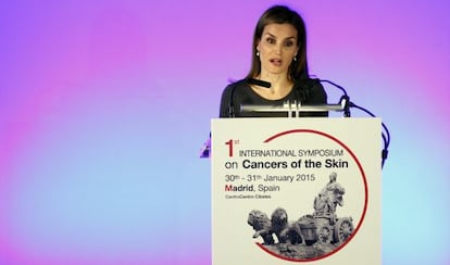 Do&ntilde;a Letizia inaugura el simposio sobre c&aacute;ncer de piel de Madrid. 